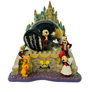 Disney Cinderella Castle Snow Globe Mickey Pluto Donald Minnie Light Music (NEW)